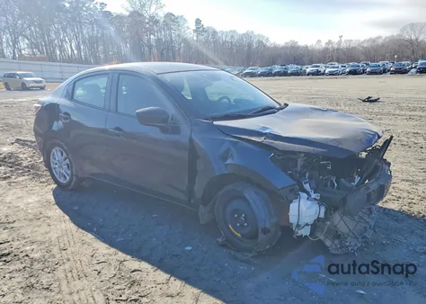 2017 Toyota Yaris Ia z USA, uszkodzony, nr VIN 3MYDLBYV7HY192122